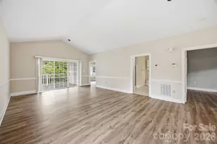 8751 Coralbell Ln, Charlotte, NC 28213 - Photo 7