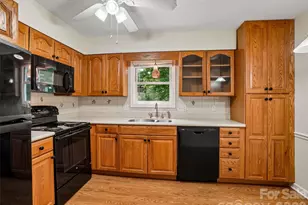 1106 Abbey Cir, Asheville, NC 28805 - Photo 11