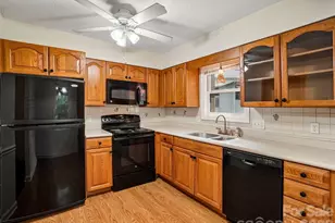 1106 Abbey Cir, Asheville, NC 28805 - Photo 13