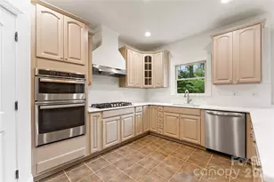 7307 Roseland Ave, Charlotte, NC 28277 - Photo 19