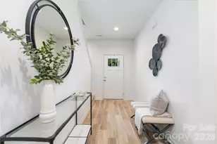 5035 San Francisco Cir, Charlotte, NC 28216 - Photo 17