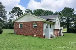 3830 Dowell St, Hickory, NC 28602 - Photo 5