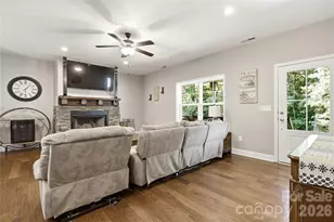 72 Summer Shade Ct, Hendersonville, NC 28792 - Photo 3