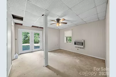 9851 Double Island Road, Green Mountain, NC 28740 - Photo 13