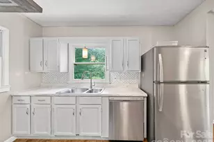9851 Double Island Rd, Green Mountain, NC 28740 - Photo 5