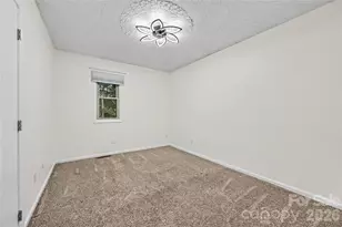 608 Hoyle St, Lincolnton, NC 28092 - Photo 9