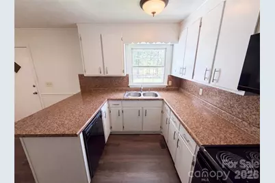 5100 Robinwood Drive, Charlotte, NC 28215 - Photo 7