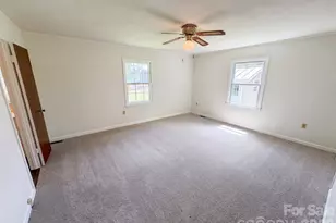 5100 Robinwood Dr, Charlotte, NC 28215 - Photo 11