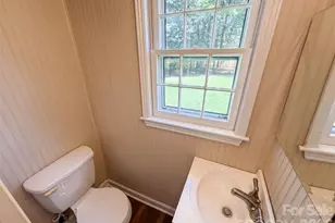 5100 Robinwood Dr, Charlotte, NC 28215 - Photo 13