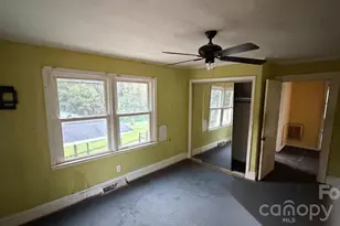 803 S Grove St, Lincolnton, NC 28092 - Photo 5