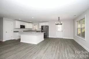 2595 Henry Falls Dr, Hickory, NC 28602 - Photo 11