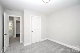 2595 Henry Falls Dr, Hickory, NC 28602 - Photo 21