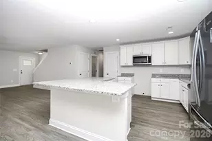 2595 Henry Falls Dr, Hickory, NC 28602 - Photo 9