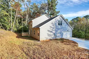 2595 Henry Falls Dr, Hickory, NC 28602 - Photo 33