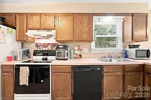 5512 River Falls Dr, Charlotte, NC 28215 - Photo 15