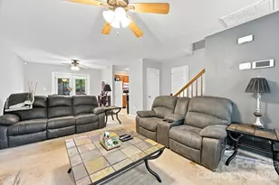 5512 River Falls Dr, Charlotte, NC 28215 - Photo 3