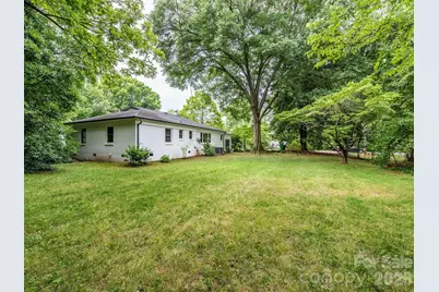 1301 N Sharon Amity Road, Charlotte, NC 28211 - Photo 11