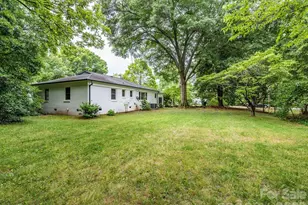 1301 N Sharon Amity Rd, Charlotte, NC 28211 - Photo 11