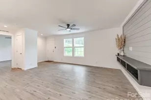 7822 Stillwater Dr, Sherrills Ford, NC 28673 - Photo 3
