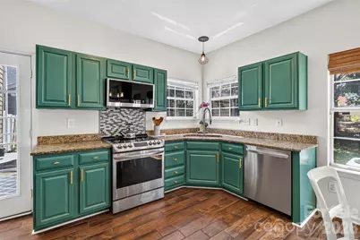 8914 Raven Park Drive, Charlotte, NC 28216 - Photo 17