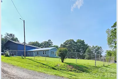 225 Eighth Avenue, New London, NC 28127 - Photo 3