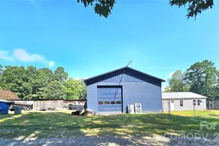 225 8th Ave, New London, NC 28127 - Photo 17
