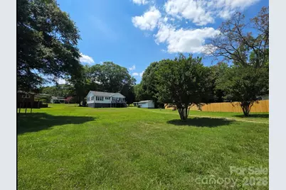 000 Woodhaven Drive, Mount Holly, NC 28120 - Photo 1