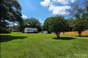 000 Woodhaven Dr, Mount Holly, NC 28120 - Photo 1