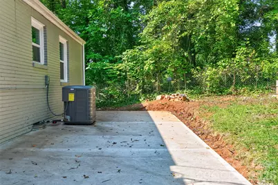1509 Wickham Lane, Charlotte, NC 28208 - Photo 19