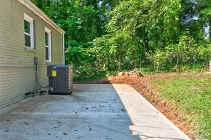 1509 Wickham Ln, Charlotte, NC 28208 - Photo 19