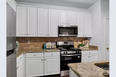 10747 Essex Hall Drive, Charlotte, NC 28277 - Photo 9