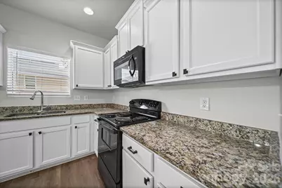 6013 Vista Woods Lane, Charlotte, NC 28215 - Photo 7