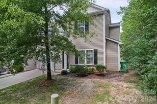 6013 Vista Woods Ln, Charlotte, NC 28215 - Photo 1