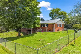 1244 Old Hwy 10 Hwy E, Marion, NC 28752 - Photo 5