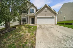 8246 Weeping Fig Ln, Charlotte, NC 28215 - Photo 1