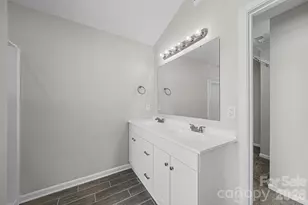8246 Weeping Fig Ln, Charlotte, NC 28215 - Photo 21