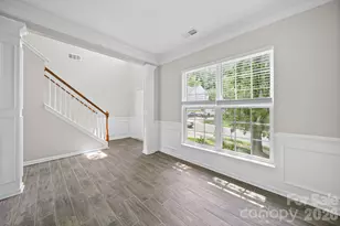 8246 Weeping Fig Ln, Charlotte, NC 28215 - Photo 3
