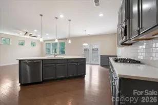 15505 Davidson E Dr, Davidson, NC 28036 - Photo 7