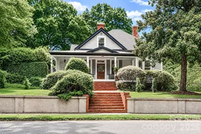 804 E Broad Street, Statesville, NC 28677 - Photo 1