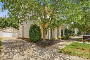 11402 Heritage Green Dr, Cornelius, NC 28031 - Photo 3