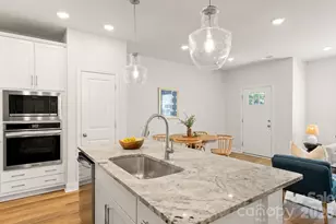 5012 Calvine Ml Wy, Charlotte, NC 28205 - Photo 11