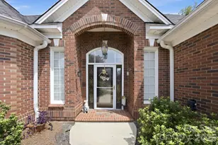 1511 Elkhart Cir, Gastonia, NC 28054 - Photo 3
