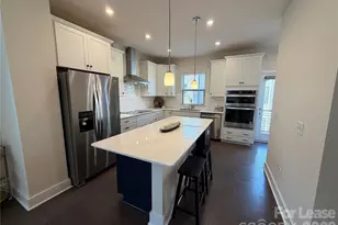 16034 Roscoe Ln, Charlotte, NC 28204 - Photo 3
