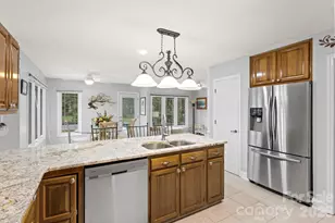 231 Kimberly Ann Dr, Hendersonville, NC 28792 - Photo 9