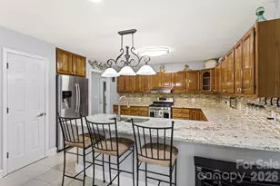 231 Kimberly Ann Dr, Hendersonville, NC 28792 - Photo 7