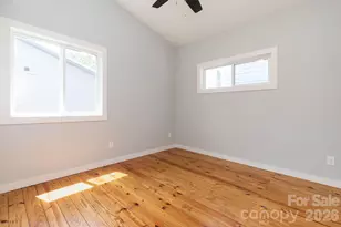 56 W Cascade St, Asheville, NC 28704 - Photo 15