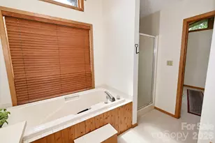 3711 Blendwood Ln NE, Hickory, NC 28601 - Photo 19