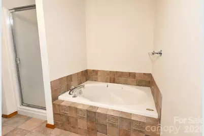3711 Blendwood Lane NE, Hickory, NC 28601 - Photo 15