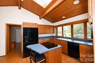 3711 Blendwood Ln NE, Hickory, NC 28601 - Photo 11