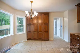 1002 Windsor Dr, Asheville, NC 28803 - Photo 9